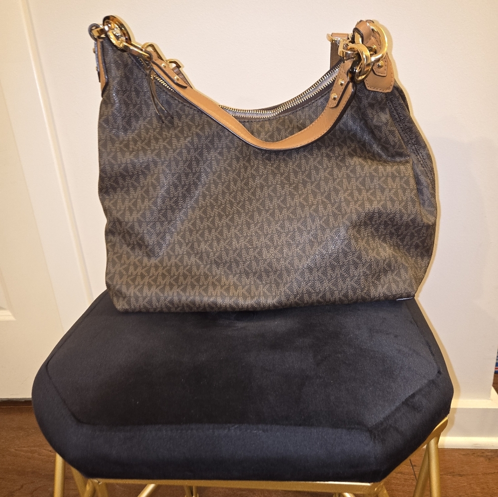 Michael Kors Purse - Picture 3 of 14